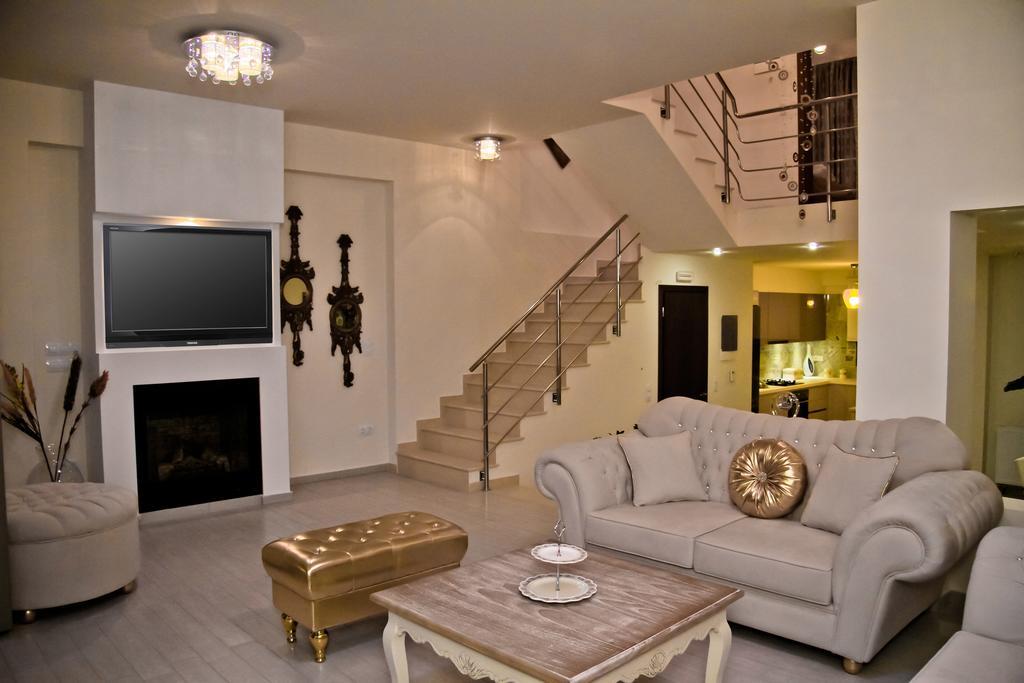 Sea View Beachfront Villa Maria Гувес Екстер'єр фото
