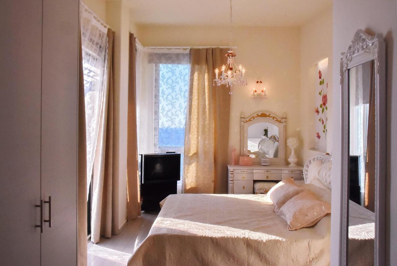 Sea View Beachfront Villa Maria Гувес Екстер'єр фото